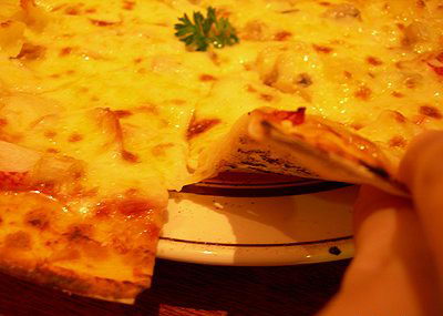 <em>pizza</em>.jpg